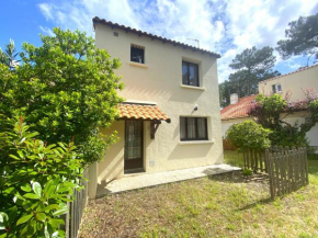Maison Cosy sous les Pins, à 450m de la Plage - FR-1-22-357